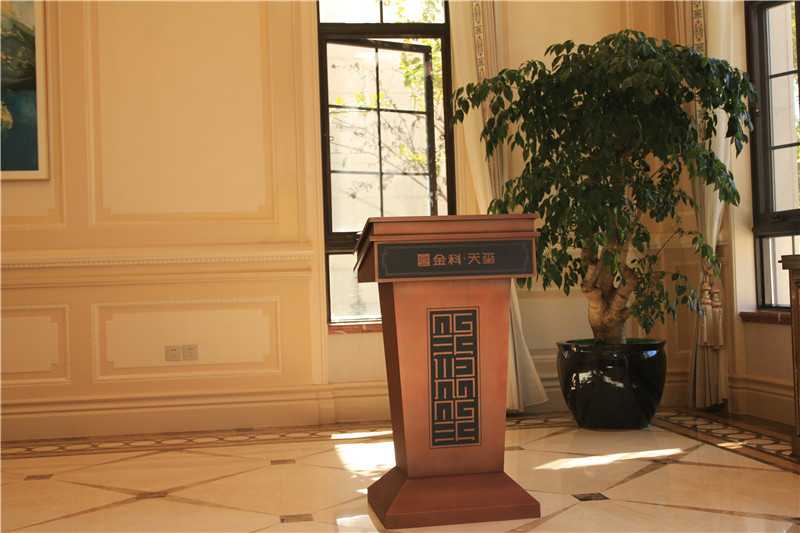在標識設計中，色彩帶給人的感受