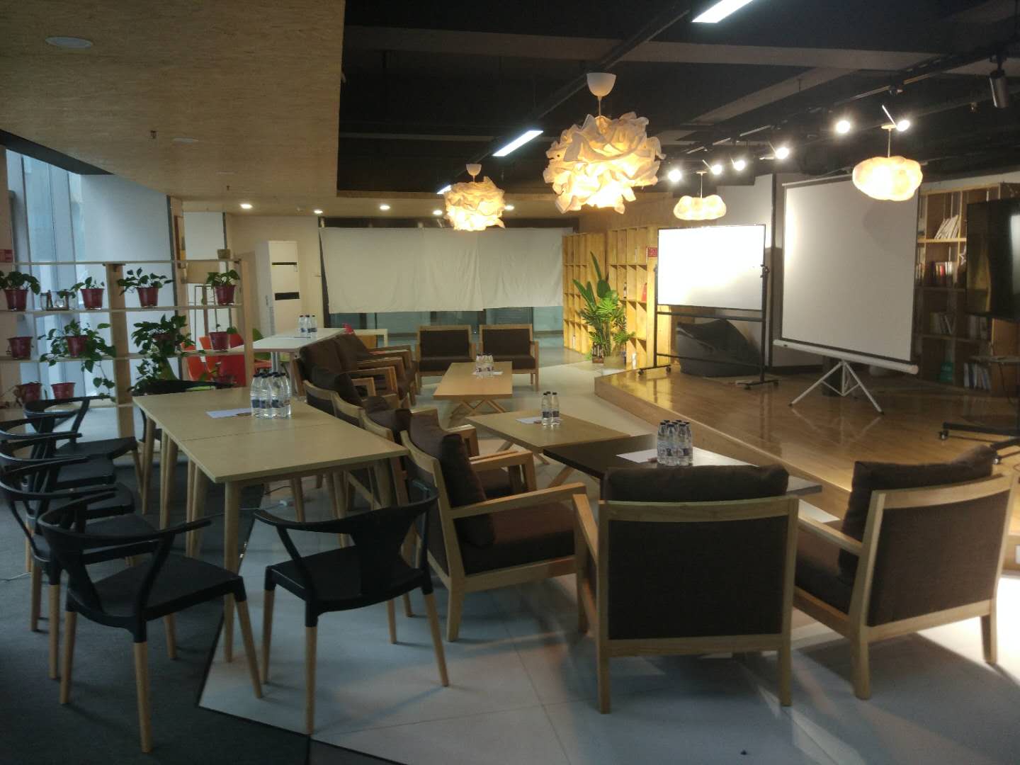 西安桔子鳳8 準(zhǔn)四 市內(nèi) 200300